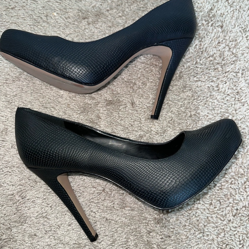 Jessica Simpson Black Textured Pump Heels - Picture 5 of 5